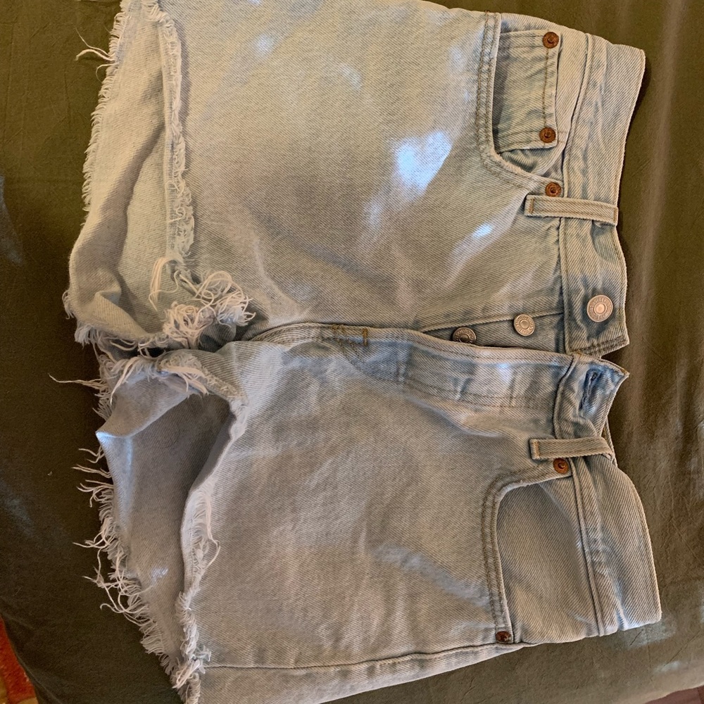 Levi’s light wash button up high waist denim WEDGIE shorts SOLD